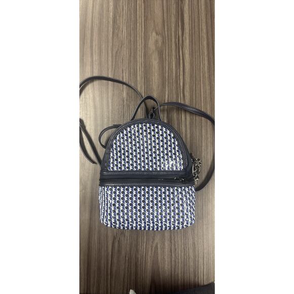 Steve Madden Murray Mesh Convertible Backpack Navy BMURRAY - Picture 1 of 8